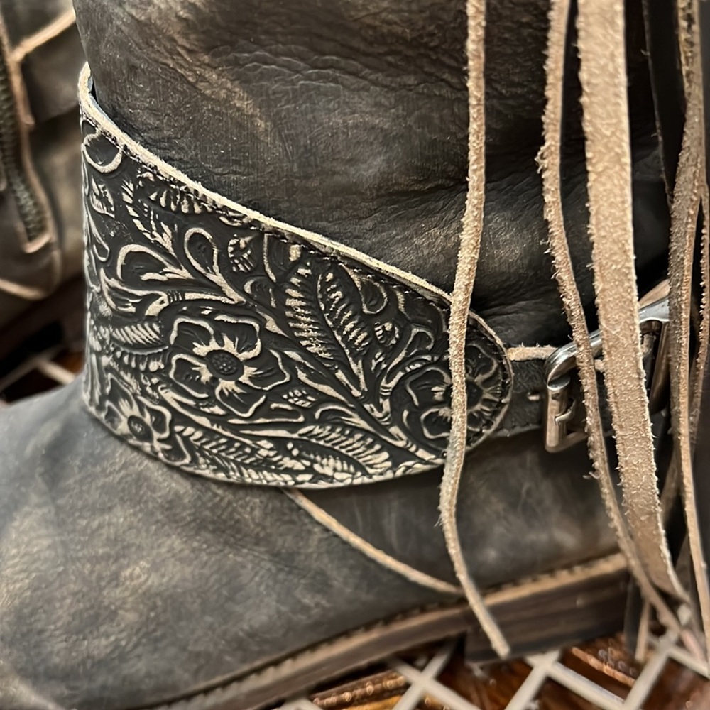 Leather Cow girl Grey  fringe boots. 🤠 - Picture 7 of 9